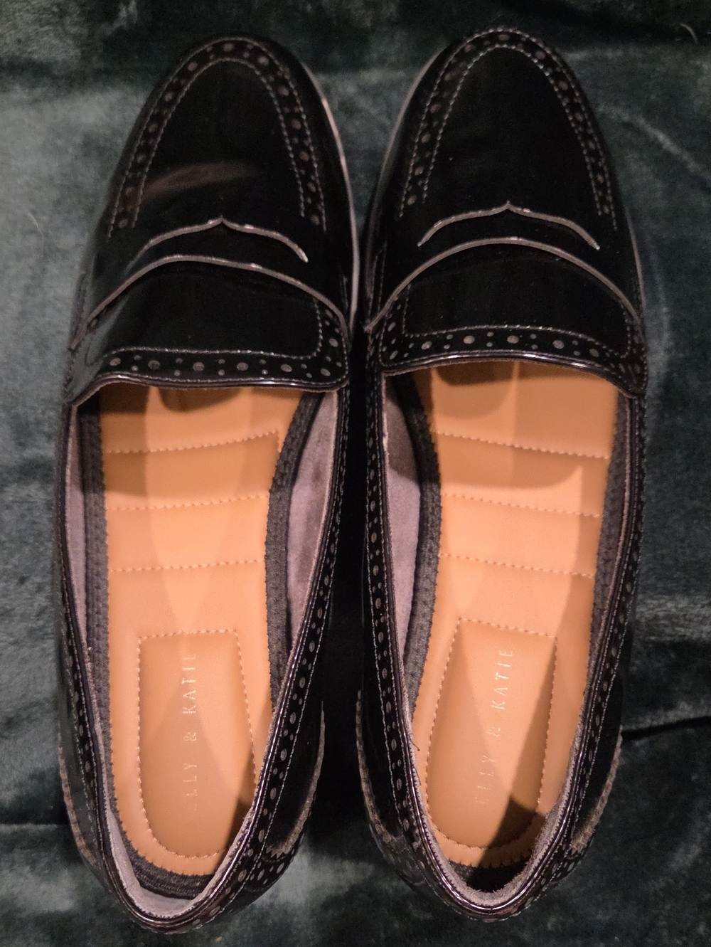 Womans Kelly and Katie Black Patent Penny Loafers Size 11